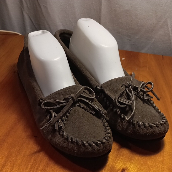 Minnetonka Mocassins Size 11 - Picture 1 of 10